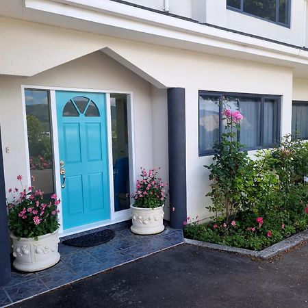 Riverstone Retreat Upper Hutt Kültér fotó